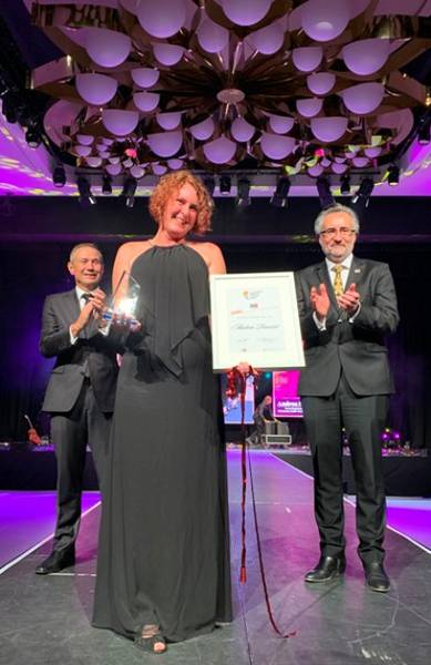 WA Nurse of the Year Andrea Rieusset pictured receiving her award